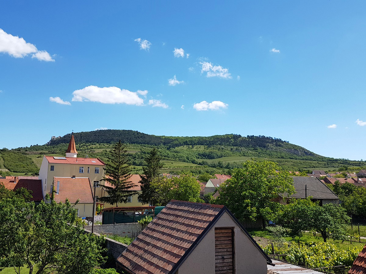 Výhled z apartmánu pro 4 osoby na Perné