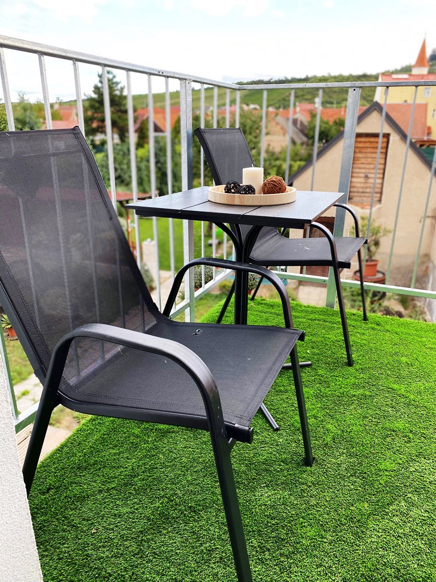 Balkon apartmánu Neronet pro 4 - 6 osob na Perné