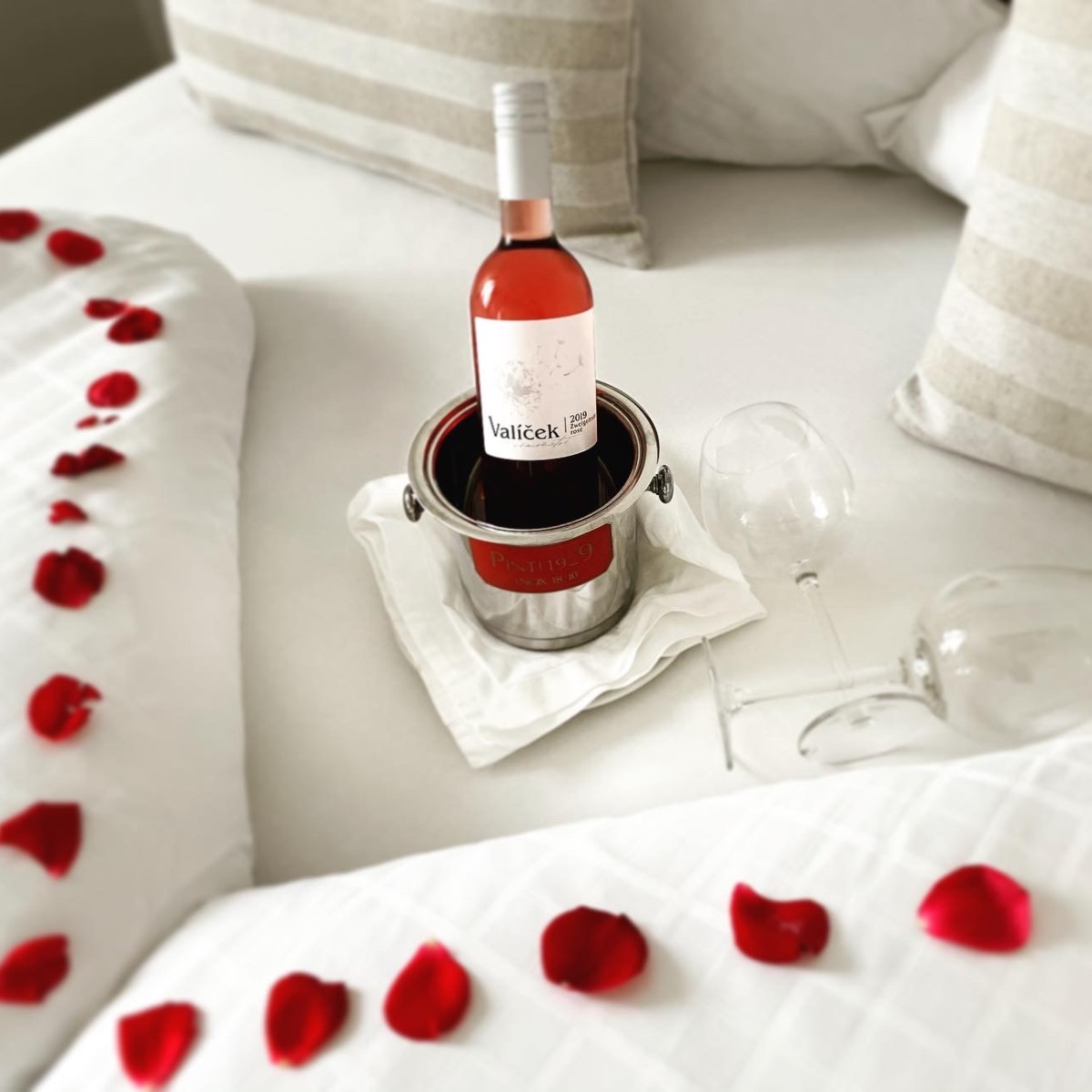 Romantická výzdoba v apartmánu na Perné